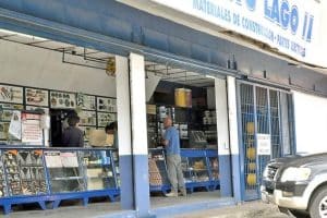 Farmacia Y Ferreteria Del Lago